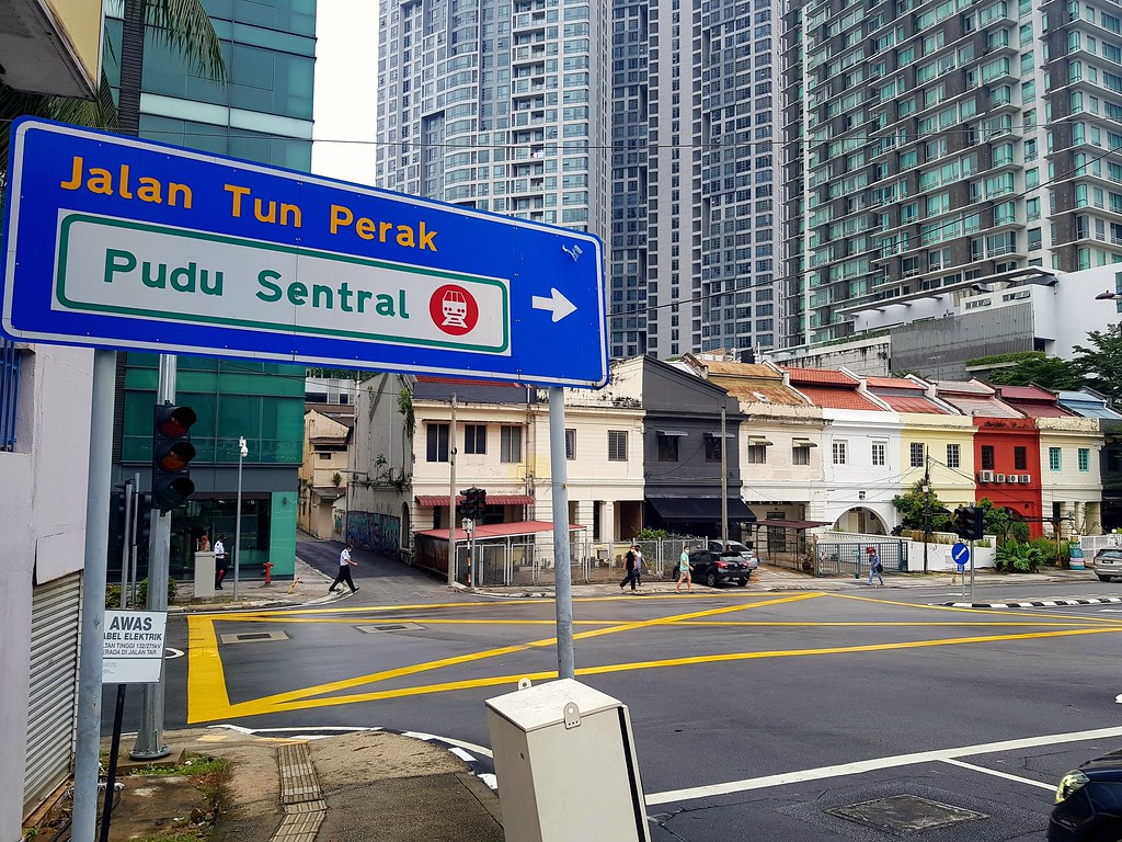 Going into Jalan Gallowey from Hang Tuah Monorail Station @ VCR KL