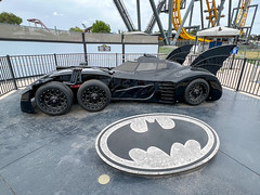 Photo 5 of 10 in the Batman: The Ride gallery