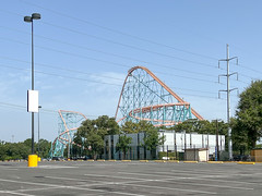 Photo 1 of 25 in the Day 4 - Six Flags Over Texas and Alley Cats gallery