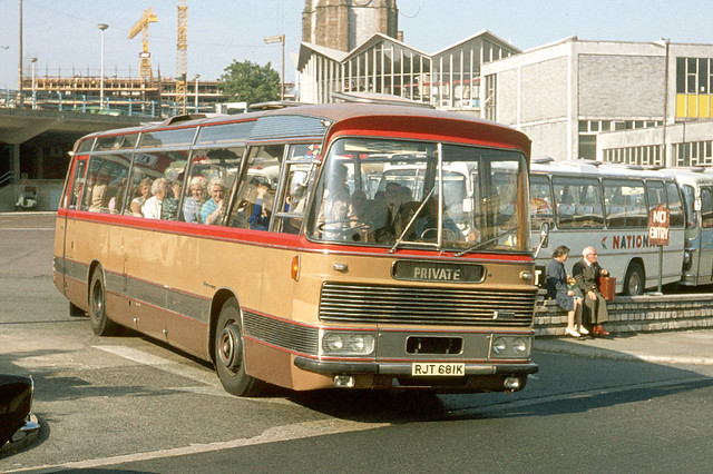 Bere Regis & District Motor Services . RJT681K . Bretonside Bus Station , Plymouth , Devon . September-1975 .