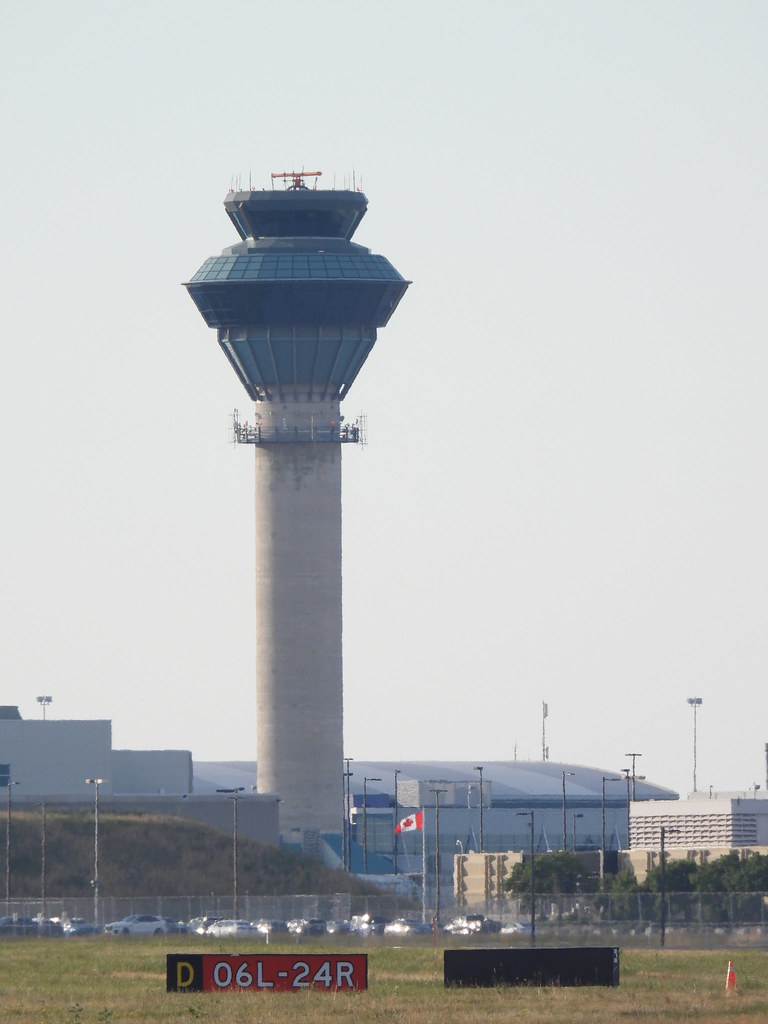 nav-canada-atc-tower-the-nav-canada-tower-at-yyz-with-the-flickr