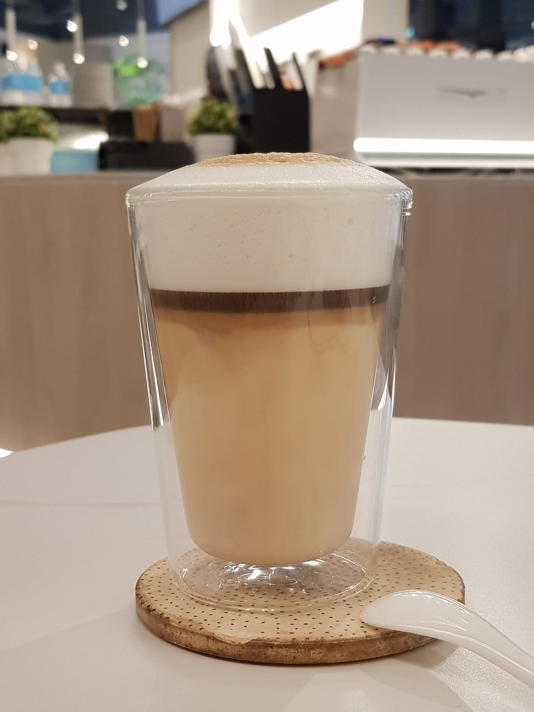 越南椰奶咖啡 Bac Xiu Coffee rm$14.90 @ Kosa Caffee  KL Lalaport BBCC