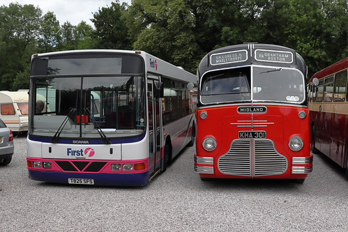 T825 SFS + KHA 301 | by ANDY'S UK TRANSPORT PAGE