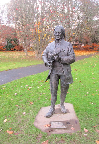 Statue of Fiddler Niel Gow, Dunkeld