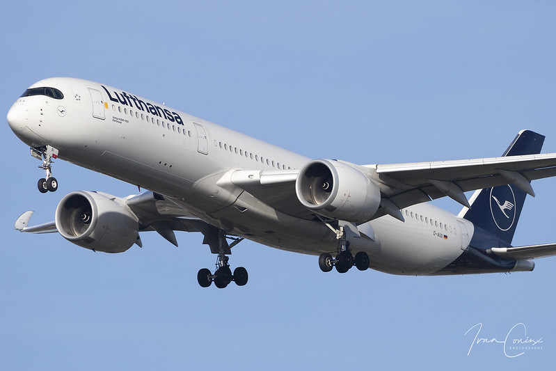 Airbus A350-941 – Lufthansa – D-AIXI – Brussels Airport (BRU EBBR) – 2022 02 12 – Landing RWY 25R – 01 – Copyright © 2022 Ivan Coninx