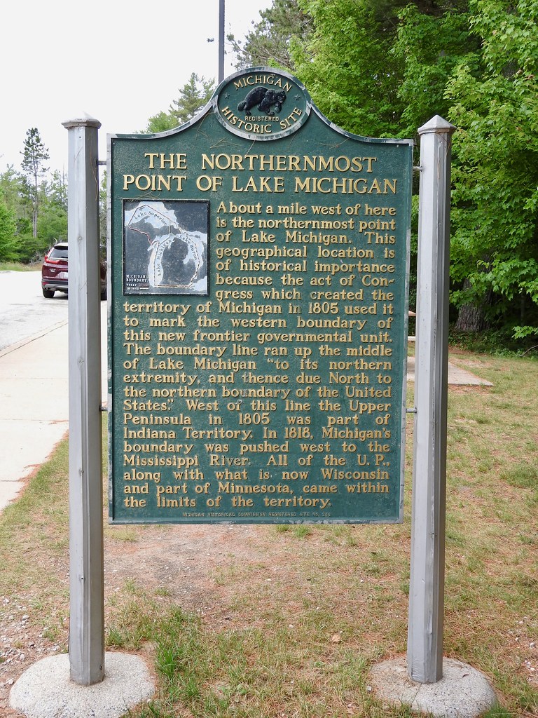 Northernmost Point of Lake Michigan. Photo by howderfamily.com; (CC BY-NC-SA 2.0)