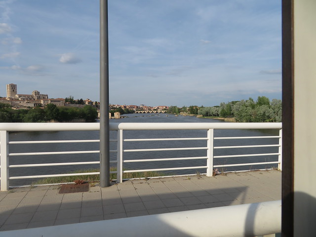 Crossing the River Duero, Puente  de los Poetas, Zamora, Castille  and Leon, Spain