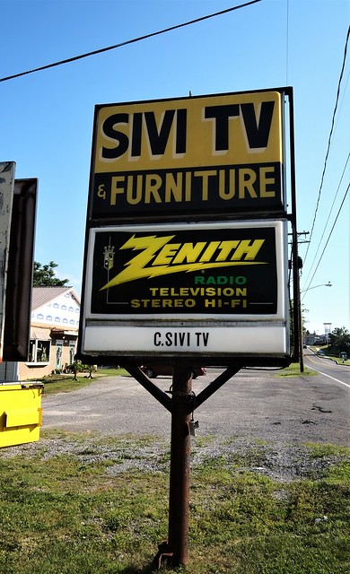 USA Johnstown Pennsylvania 2022 retro sign outside empty shop - 