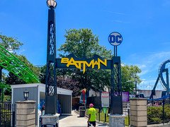 Photo 1 of 5 in the Batman: The Ride gallery