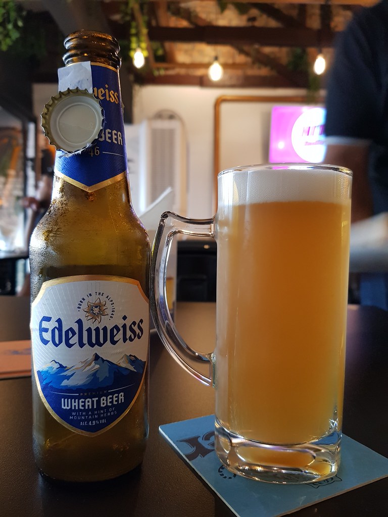 艾德懷斯"小白花"啤酒 Edelweiss rm$15 @ The ENDLoT Restaurant & Bar SS12