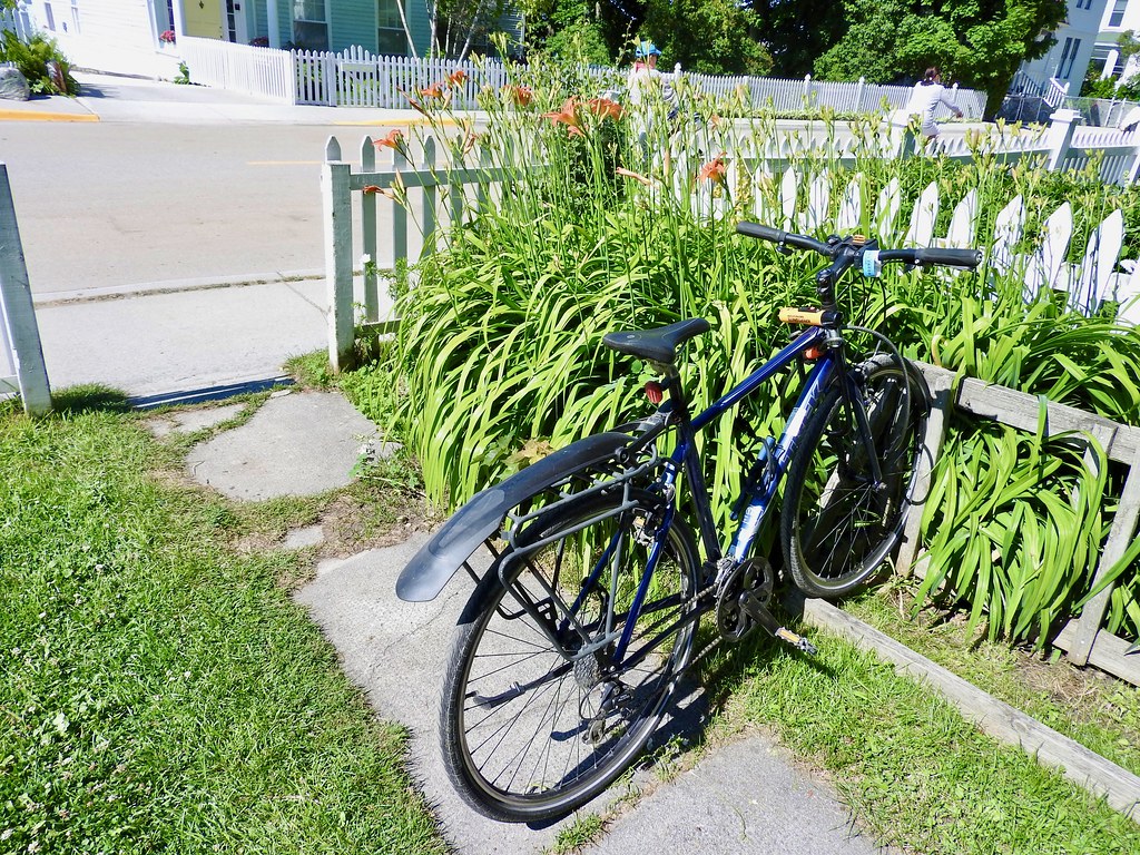 Bicycle on Mackinac Island. Photo by howderfamily.com; (CC BY-NC-SA 2.0)