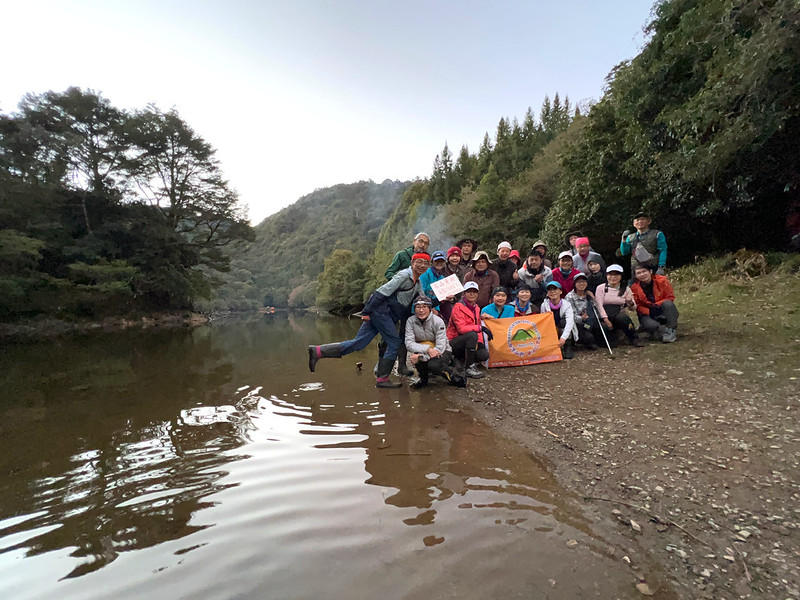 Group photos from Shishan and Shishan Xiu Lake hike