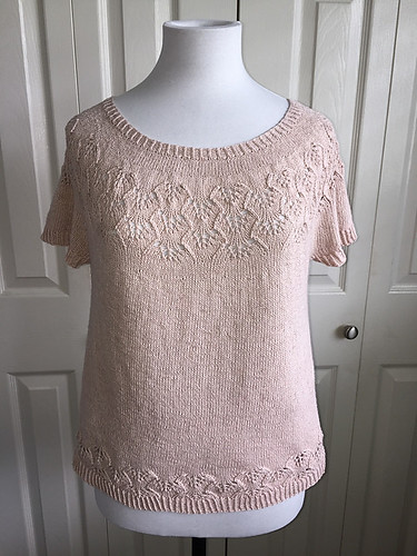 Here’s Noreen (knono on Ravelry)’s A Study in Pink knit using Sandnes Garn Tynn Line!