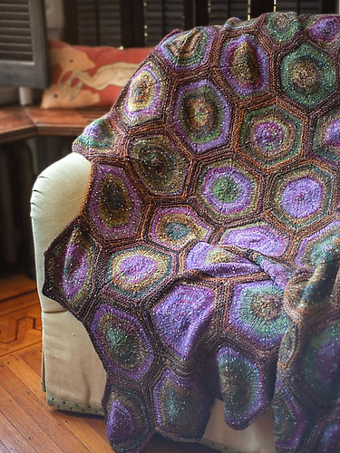 Knit a blanket during the summer? Why not? This is Sea Star by the Berroco Design Team where they used Berroco Sesame.