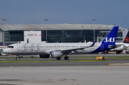 SE-DMO SAS A321NEO starting its take off roll on runway 33… | Flickr