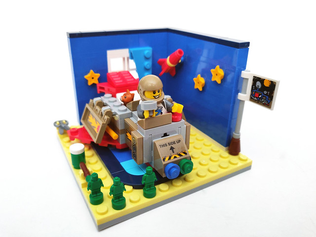 LEGO Ideas Cosmic Cardboard Adventures (40533)