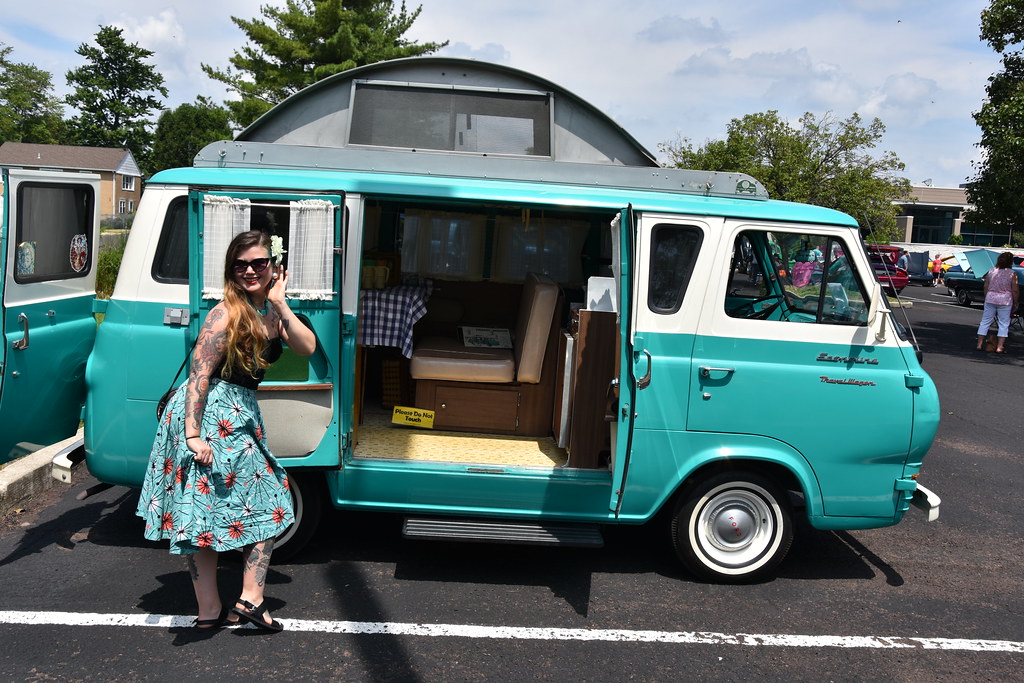 @peggy_pineapple of @thepalibertybelles and the #Ford #Econoline #TravelWagon at the #IronRebelsCharityCarShow  @ironrebelscarclub  #carshow #cars #classiccars