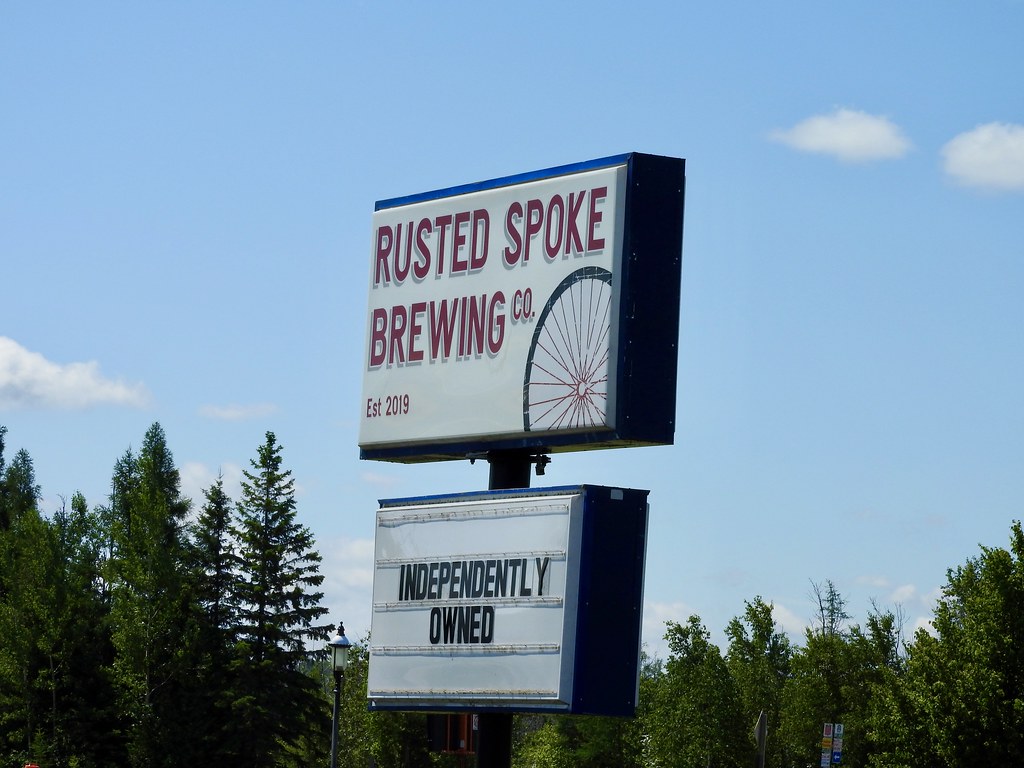 Rusted Spoke Brewing; Mackinaw City, Michigan. Photo by howderfamily.com; (CC BY-NC-SA 2.0)
