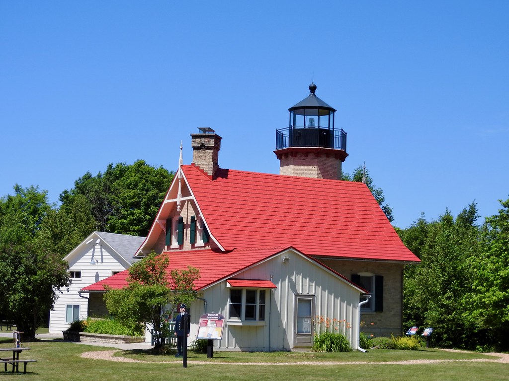 McGulpin Point Lighthouse. Photo by howderfamily.com; (CC BY-NC-SA 2.0)
