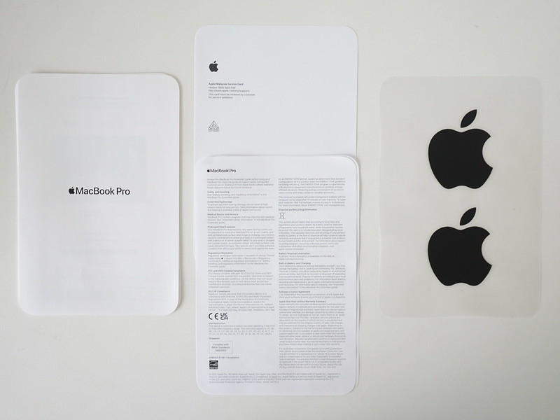 Apple MacBook Pro 14 Inch (2021) - Booklets And Stickers