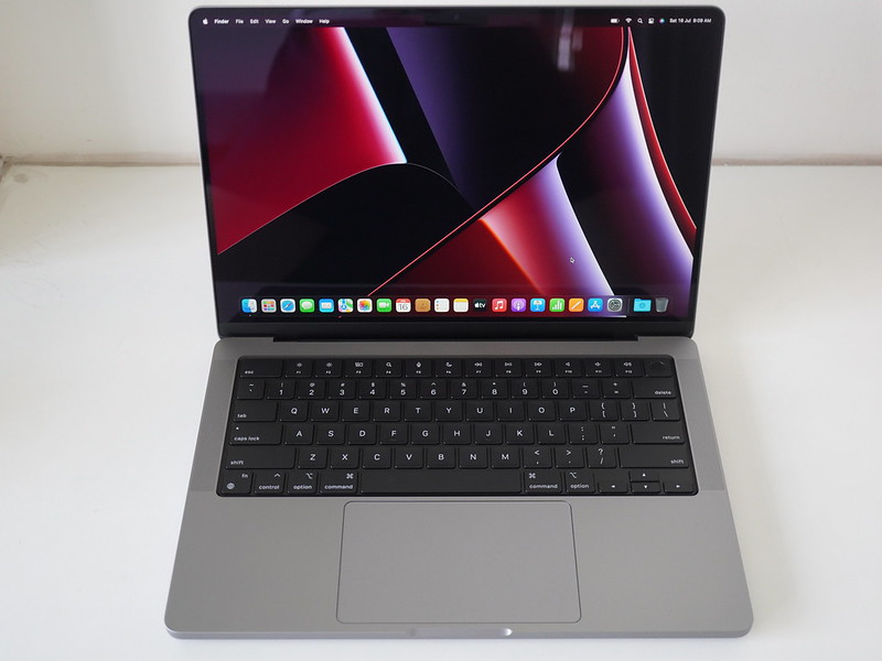 Apple MacBook Pro 14 Inch (2021) - Open