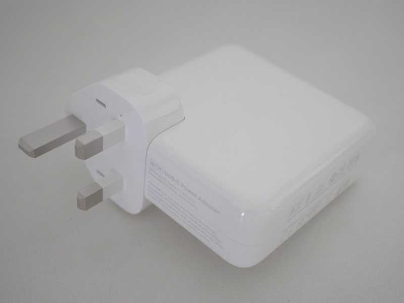 Apple MacBook Pro 14 Inch (2021) - 67W USB-C Power Adapter