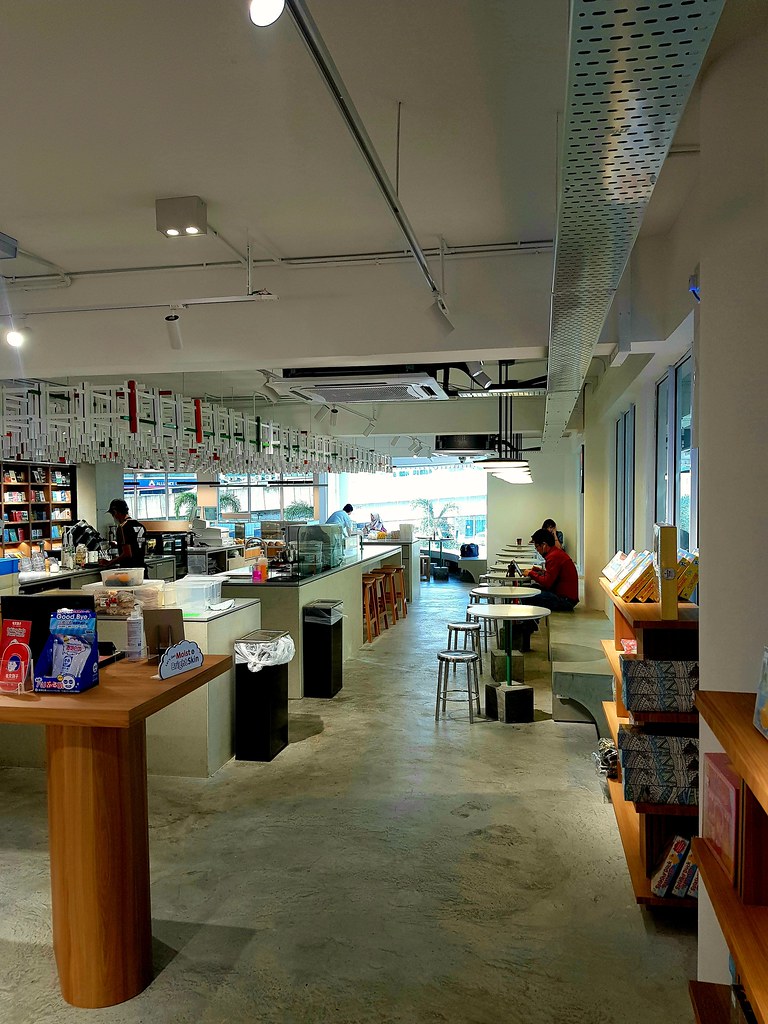 Level 1: Café, Books, Health @ 7-Eleven (7 Café) Bandar Puteri Puchong