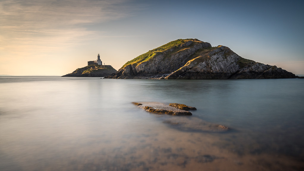 Mumbles Lighthouse by steve_thole