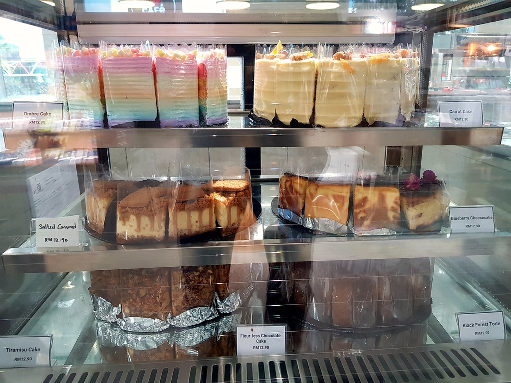 Level 1 Café: Coffee, Pastries and Cakes @ 7-Eleven (7 Café) Bandar Puteri Puchong