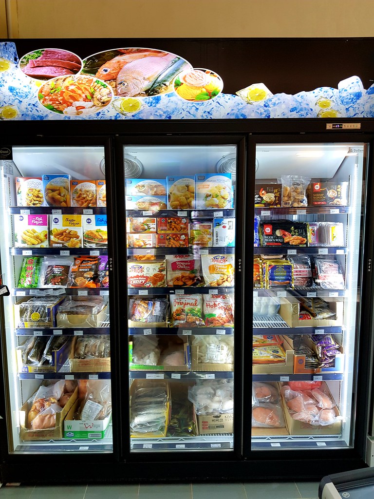 冷凍食品 Frozen Foods @ 16 degrees coffee & grocer USJ16