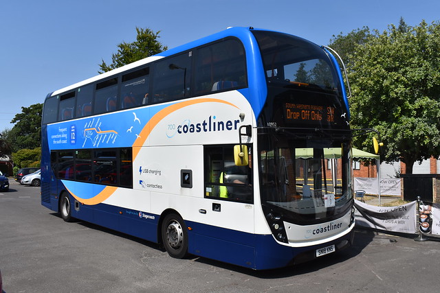 10952 SN18 KNS Stagecoach South