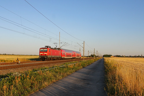 DB 143 957 mit der S9 in Krensitz auf dem Weg nach Eilenburg. | by bahnbilder_ostlok
