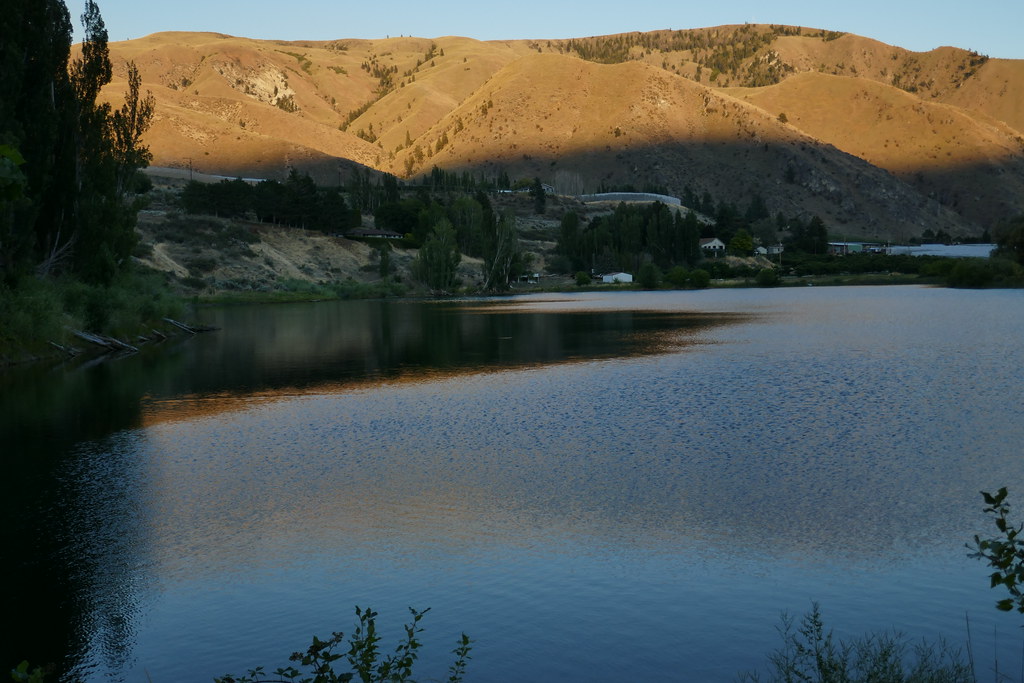 2022--18 & 19 July--Phil and Yuna camp at Daroga State Park on the Columbia River, Washington State