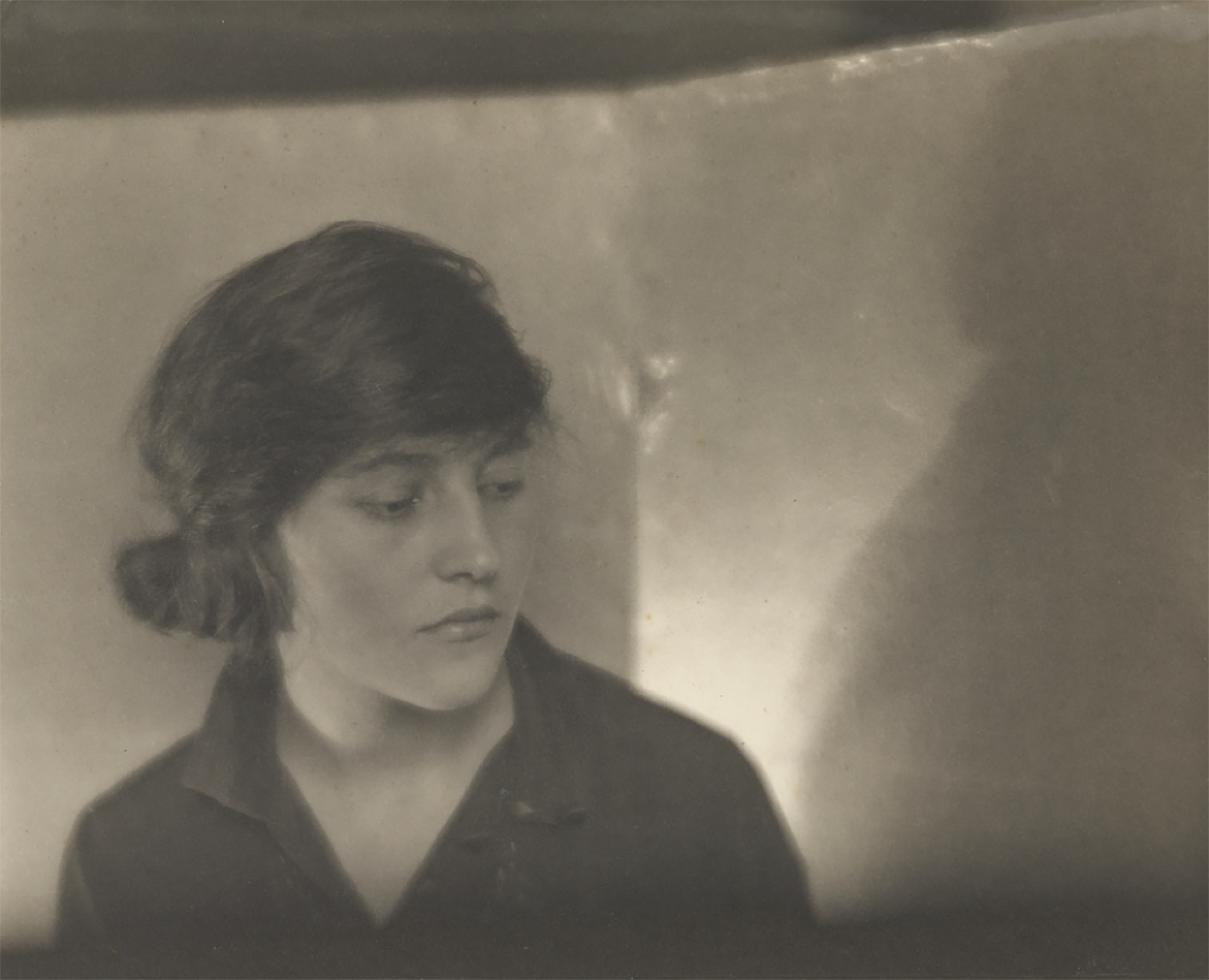 Margrethe Mather :: The actress Florence Deshon, 1921. Platinum print. | src MoMA