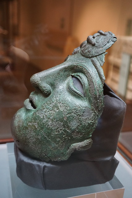 Visière de casque (Masque de Hellange, vue de profil)