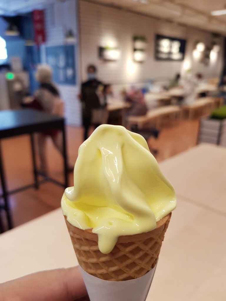 榴槤冰淇淋 Durian Ice Cream rm$2.50 @ 白沙羅宜家 IKEA Damansara