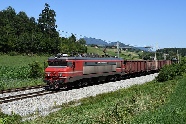363 031 SŽ + freight train, Ostrožno pri Ponikvi, 20/07/2022