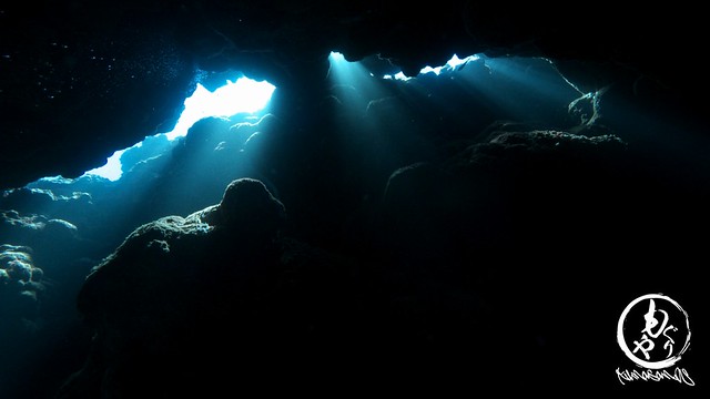 光が美しい洞窟♡
