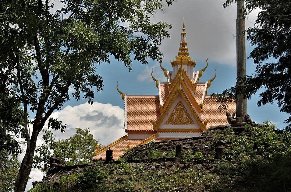 Prasat Phnom Chisor - Sri Suryaparvata, Samraŏng District, Takéo Province, Cambodia.