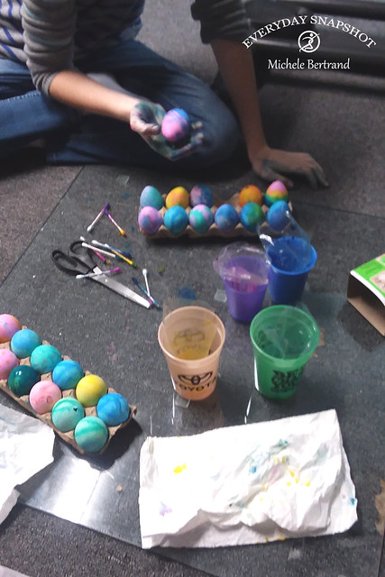 Dye Easter Eggs (2)