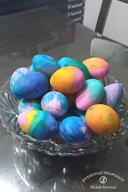 Dye Easter Eggs (6)