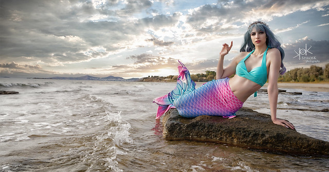 Mermaids ashore! (Aileen II: Playful)