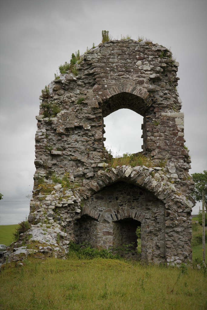 Ballylahan Castle/ Caisleán Bhaile Átha Leathain | Ruine des… | Flickr