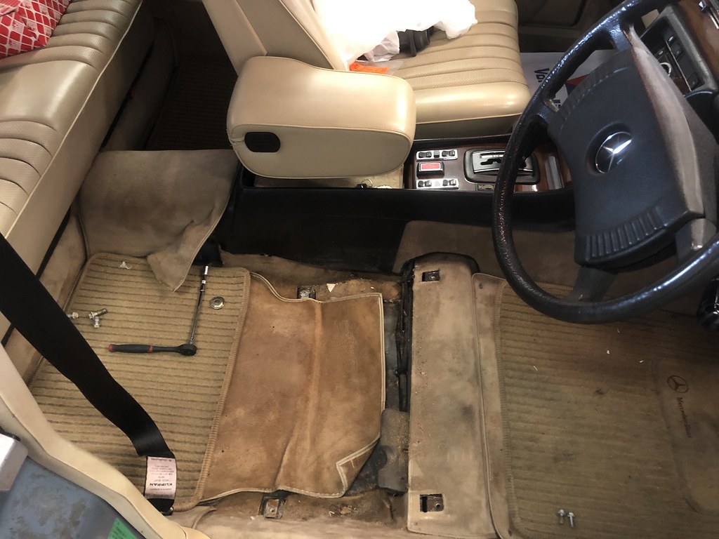 W116 seat removed