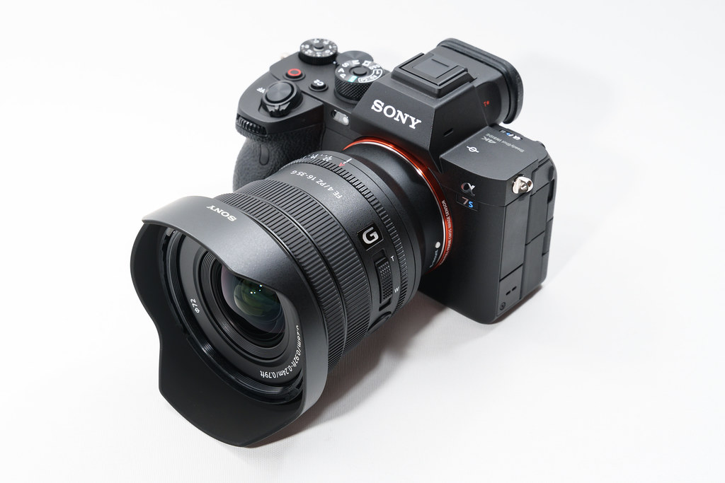 Sony FE PZ 16-35mm F4 Gのレビュー。作例とレンズ外観を写真解説し 