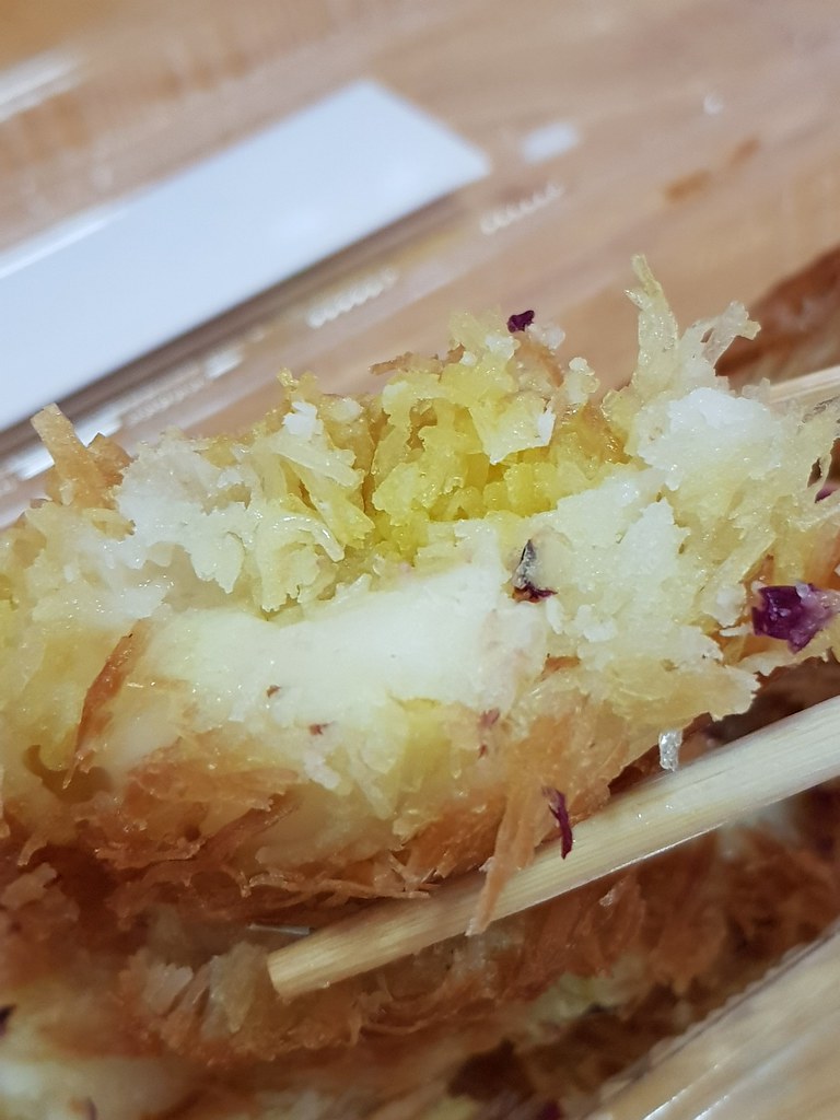 "庫納法"阿拉伯甜点 Lale Kunafa Cheese Roll rm$12 @ Mahnaz Food inside Parkson Subang Parade