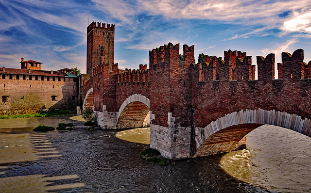 Ponte di Castel Vecchio (1354-1356), Verona