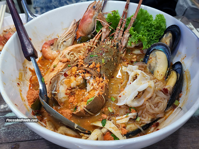 pe aor famous big lobster tom yum kung noodles