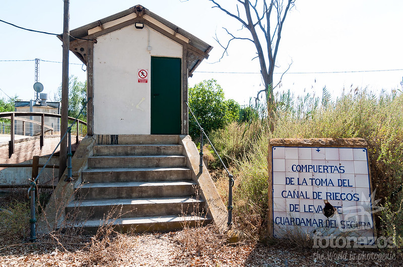 Descubre el canal y las compuertas de la Compañía de Riegos de Levante en Guardamar del Segura