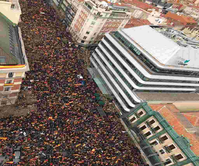 FOTOGRAFÍA. MADRID (ESPAÑA), 10.02.2019. Manifestación del Colón contra Sánchez. Ñ Pueblo (1)